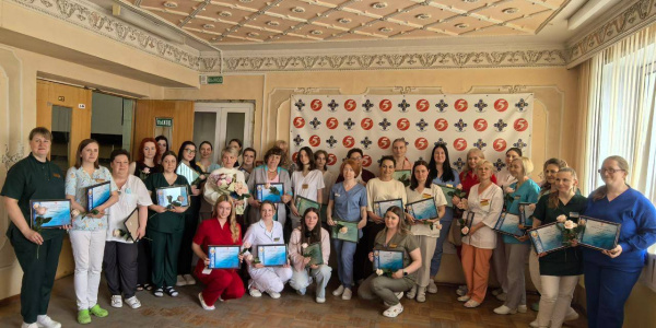 Сердце и душа медицины: сегодня в 5-й городской больнице поздравили медицинских сестер