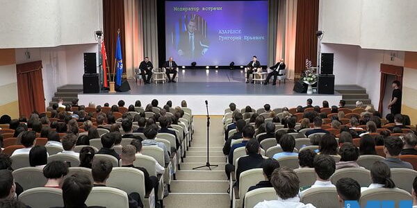 Одна инъекция — и нет руки: хирург из Заводского показал подросткам реальную цену наркотиков.