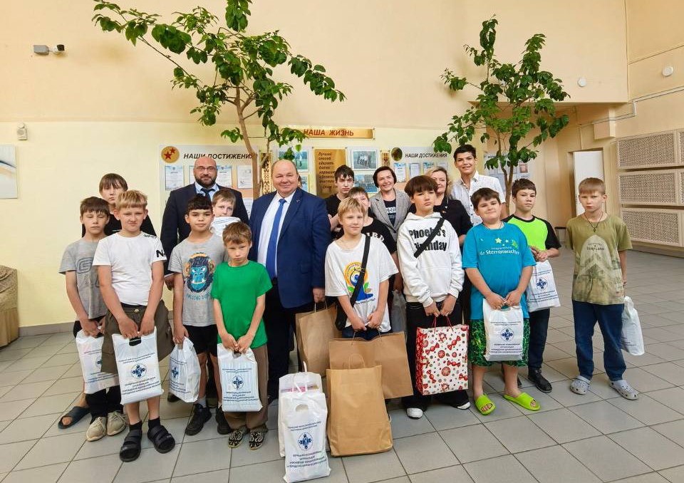 Сегодня представители УЗ «5‑я городская клиническая больница» посетили детский дом №5