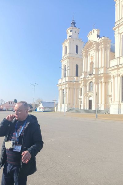 photo 5350767994092590734 y