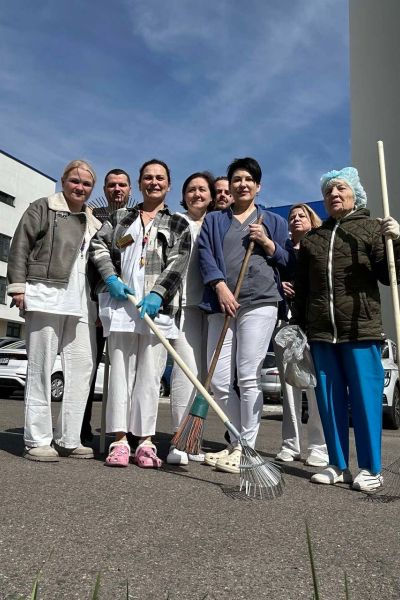 photo 5404321477449946632 y